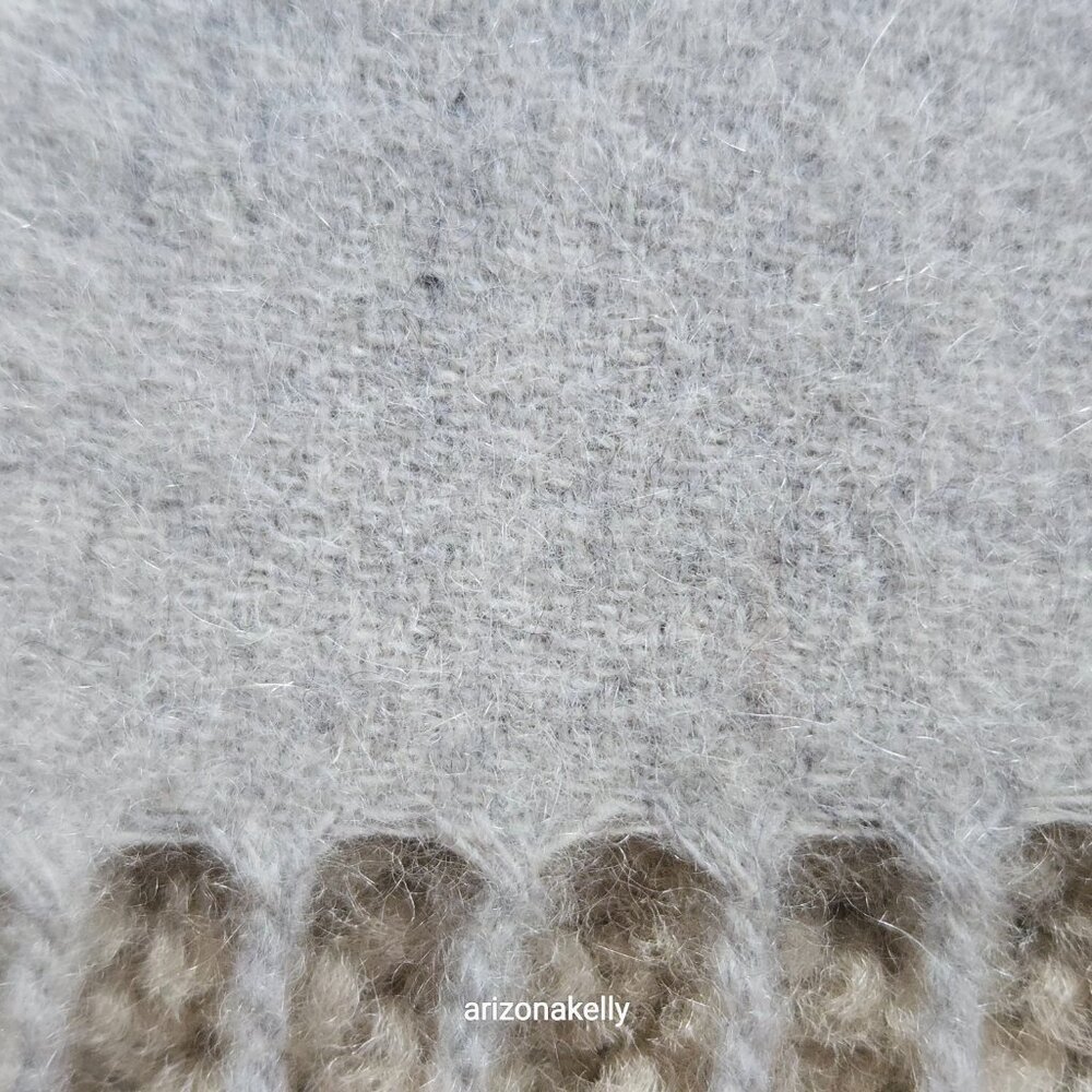 NWOT Alxiliary Cashmere Scarf Light Grey Aritzia - Picture 4 of 12